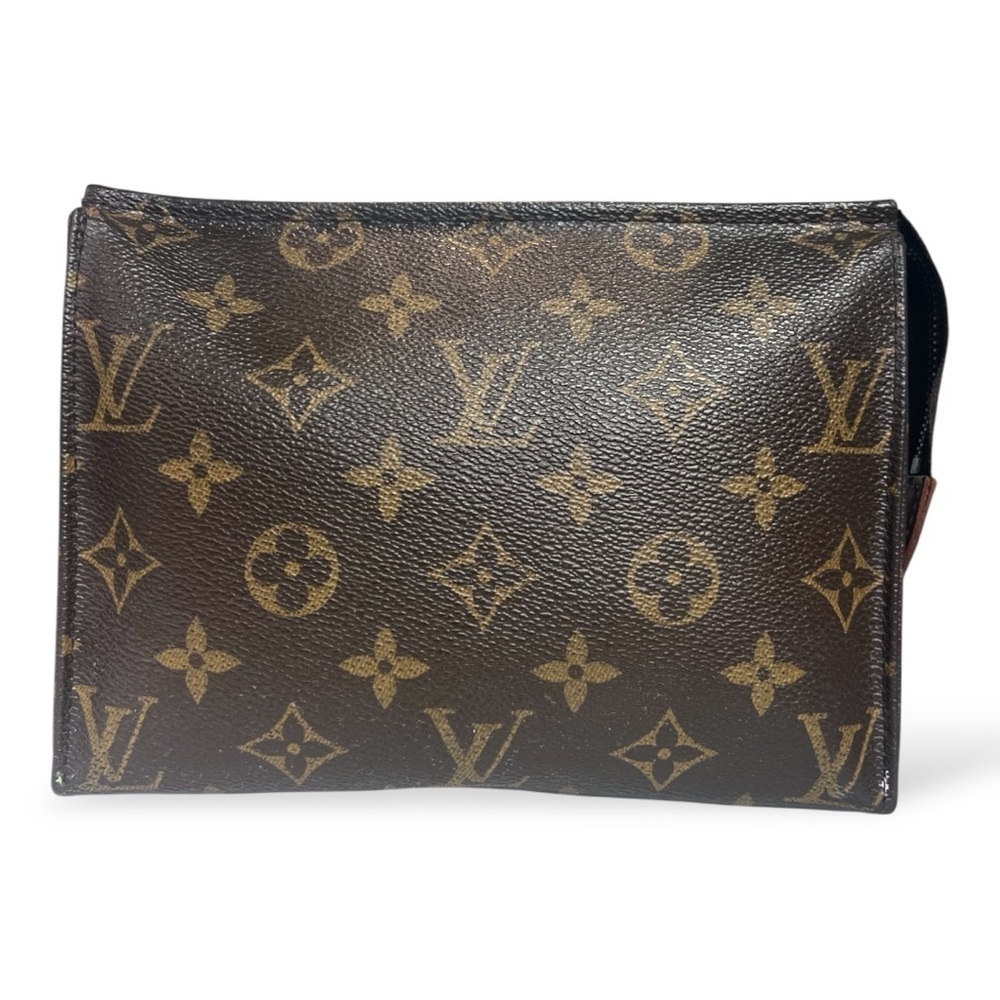 LOUIS VUITTON
Vintage Monogram Toiletry Pouch 17 - Picture 6 of 13